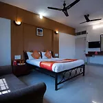 Oyo 1065 Hotel Hmr Royal Inn