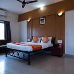 Oyo 1065 Hotel Hmr Royal Inn
