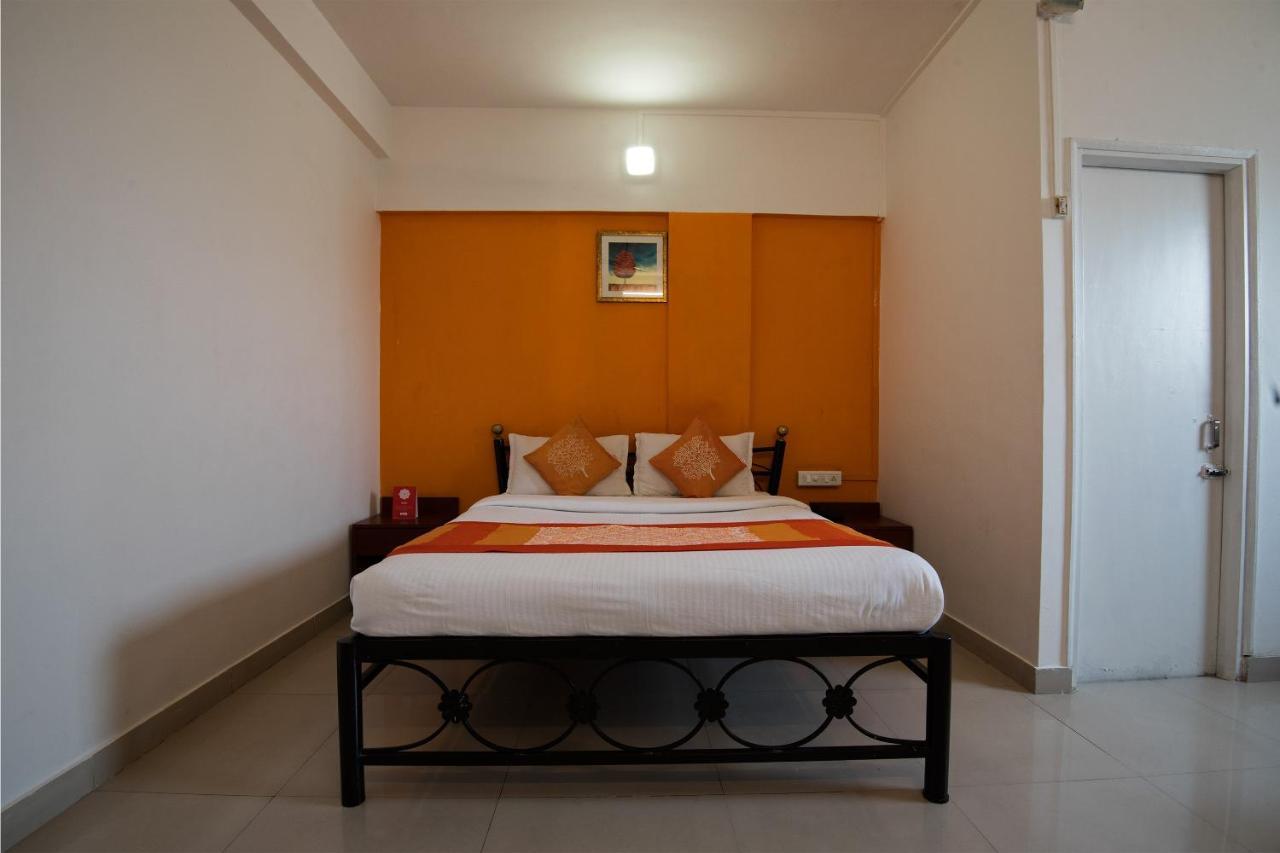 Hotel Oyo 1065 Hmr Royal Pune