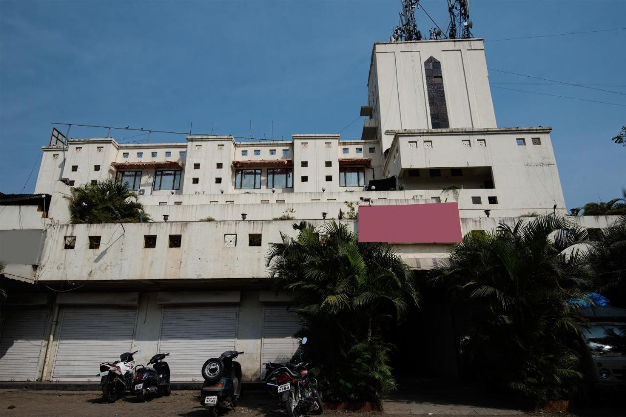 Hotel Oyo 1065 Hmr Royal 3*