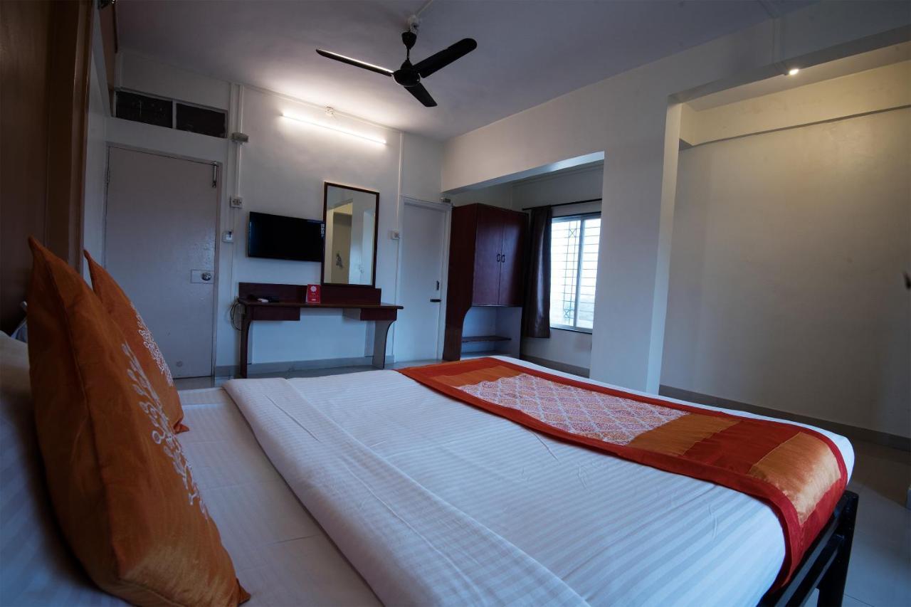 Oyo 1065 Hmr Royal Hotel 3*