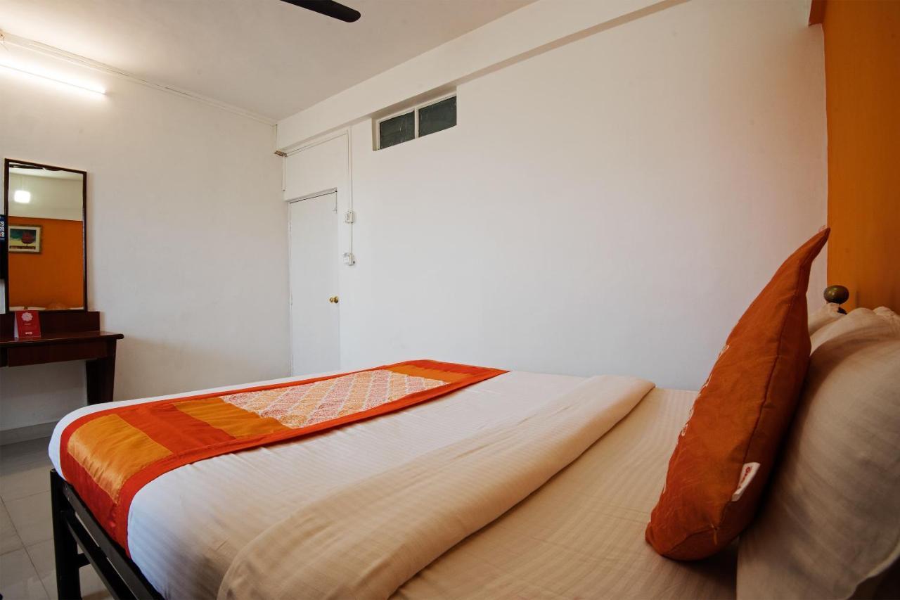 Hotel Oyo 1065 Hmr Royal Pune
