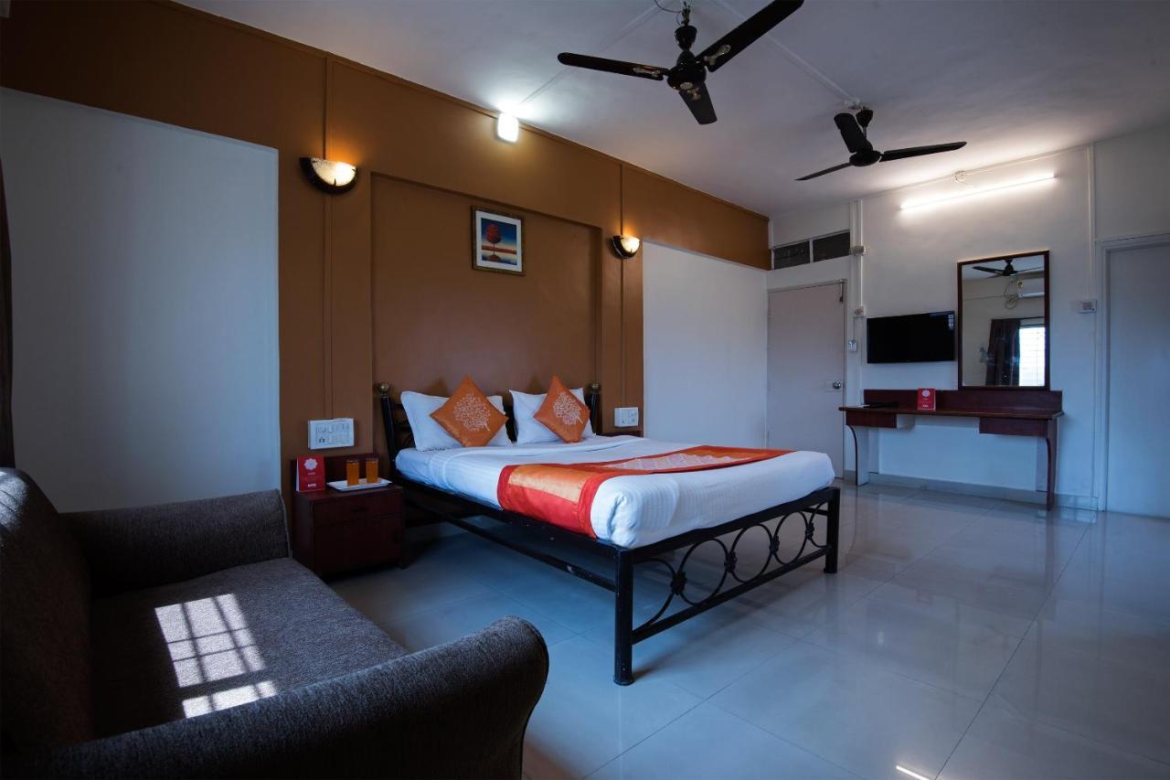 Oyo 1065 Hmr Royal Hotel