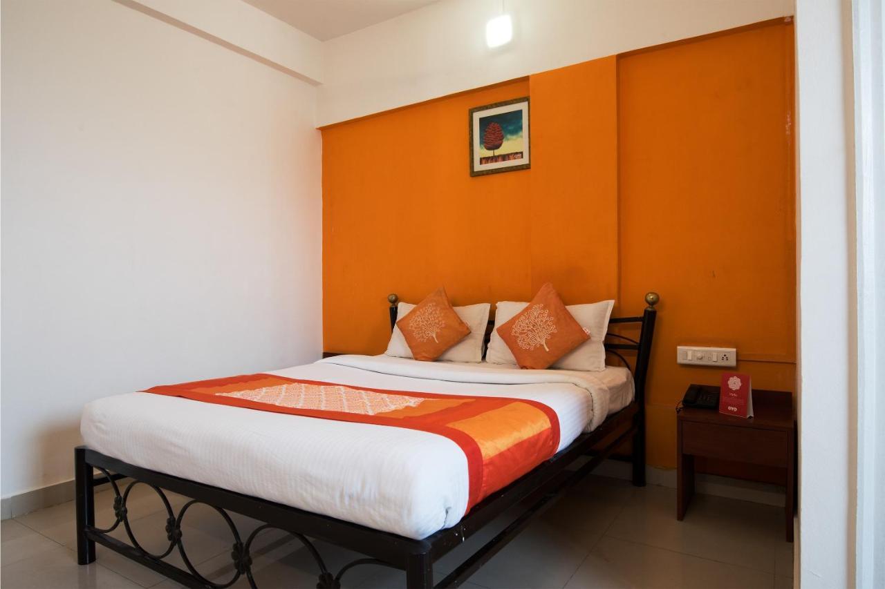 Oyo 1065 Hmr Royal Hotel