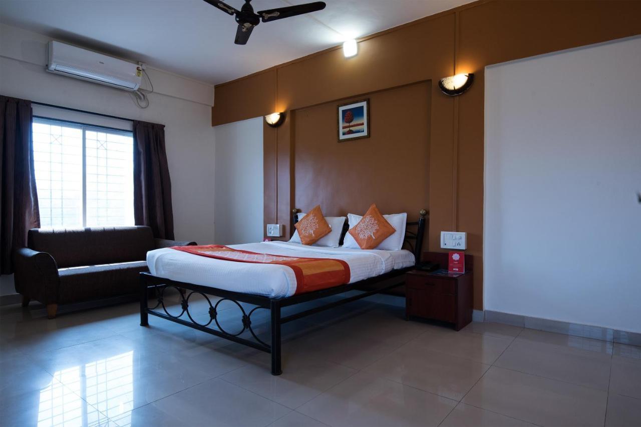 Oyo 1065 Hmr Royal Pune