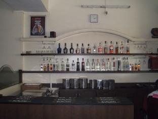 Oyo 1065 Hmr Royal 3* Pune