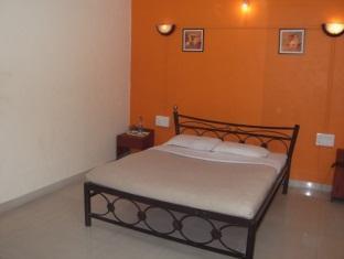 Hotel Oyo 1065 Hmr Royal